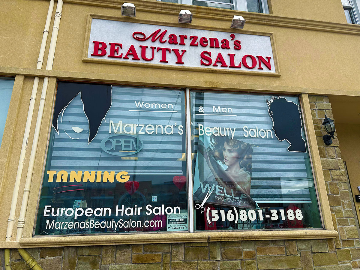 Marzena salon entrance
